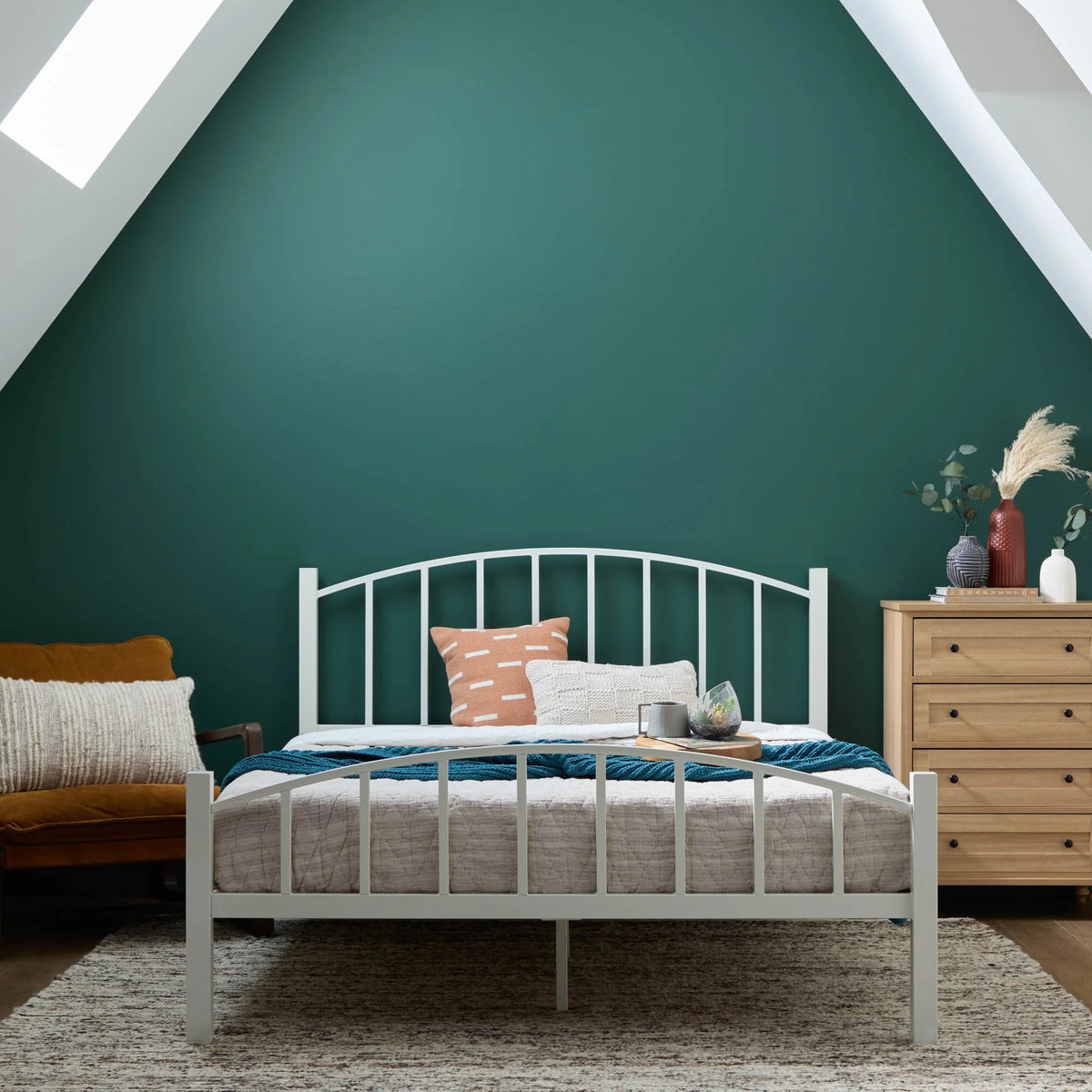 Black Metal Queen Platform Bed X169