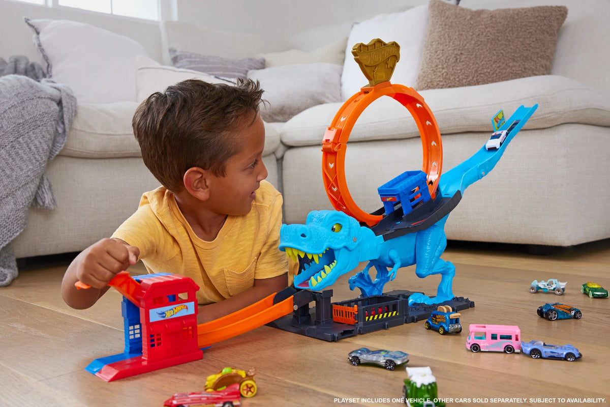 Track Set with Loop & 1:64 Scale Toy Car A352975
