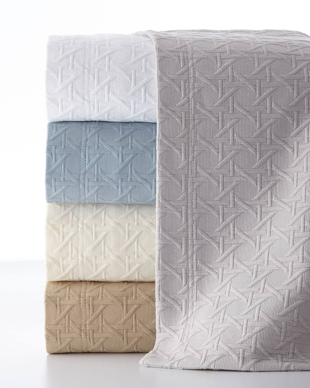 Ivory Twin Coverlet A291279