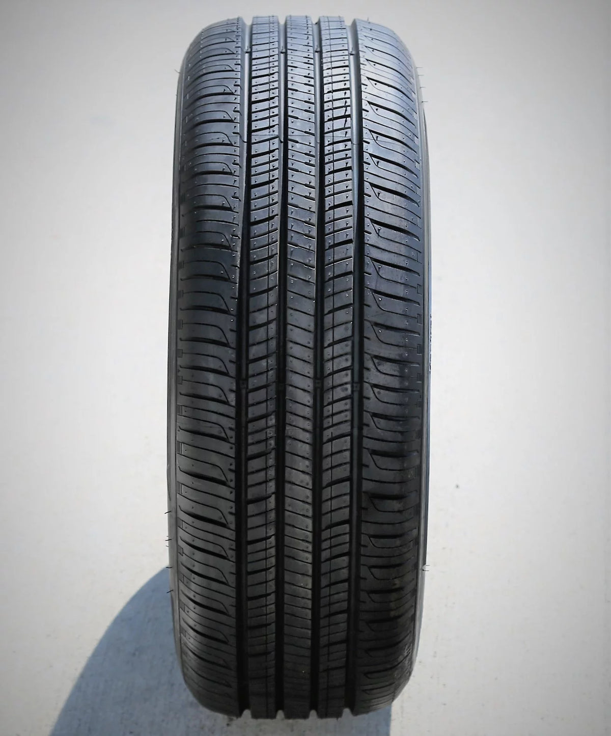 All Season 215/55R16 93H Passenger Tire S443301